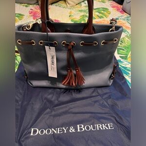 Brand new Dooney and Bourke purse